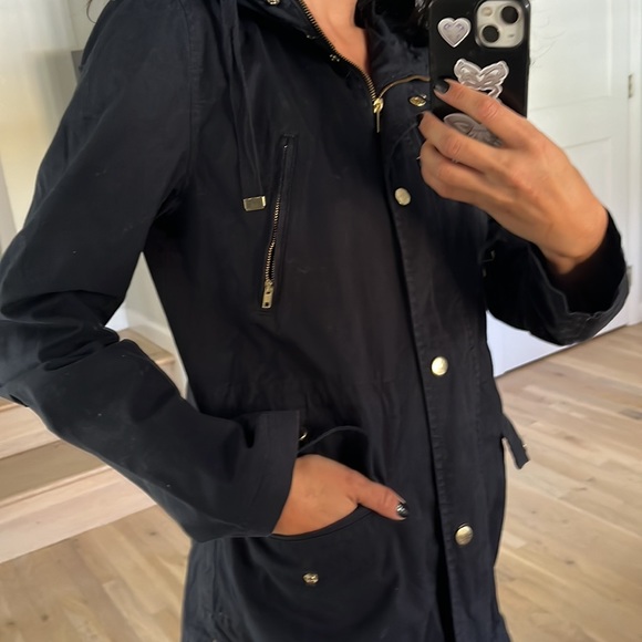 Navy blue parka. Lightweight. Excellent condition - Picture 3 of 6